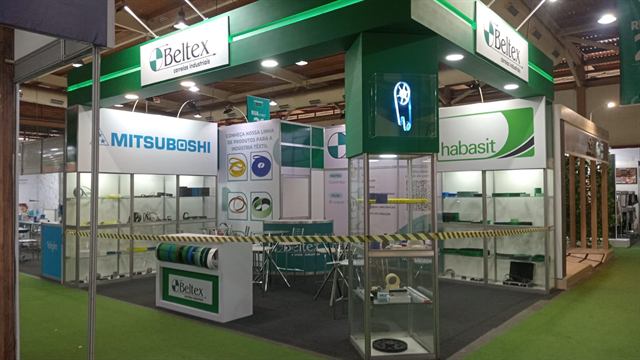 Stand misto octanorm + marcenaria